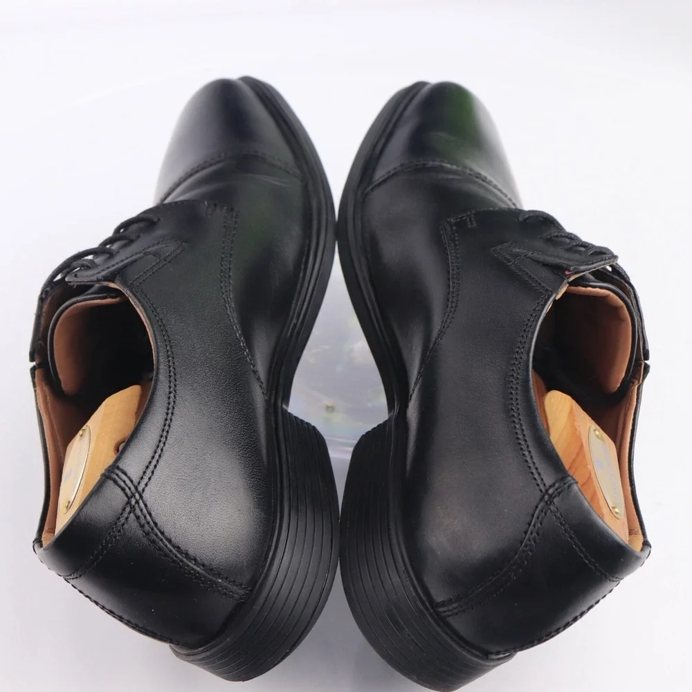 Clarks Mens Tilden Oxfords Size 10.5 M Black Leather Cap Toe Comfort Dress Shoes